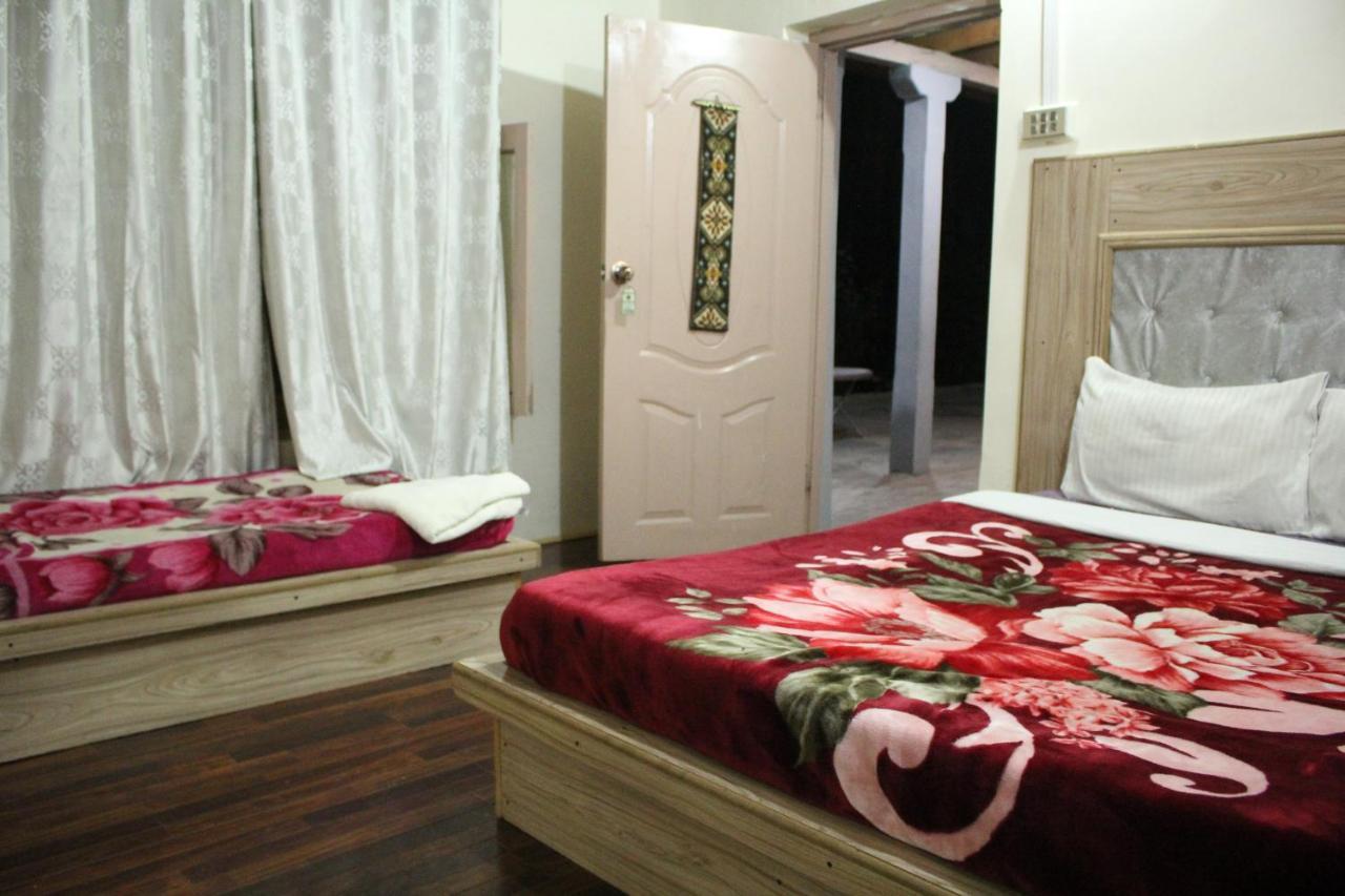 Baltit Heritage Inn Karimabad  Bagian luar foto