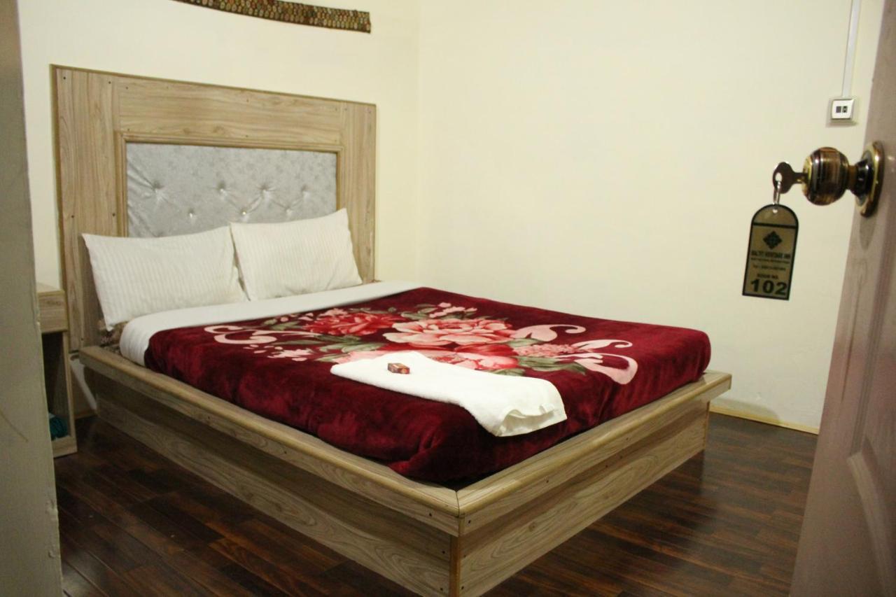 Baltit Heritage Inn Karimabad  Bagian luar foto