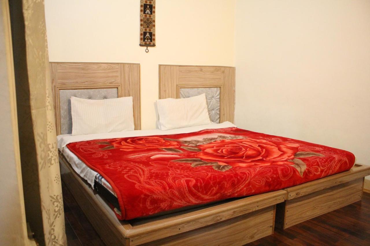 Baltit Heritage Inn Karimabad  Bagian luar foto